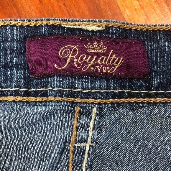 Royalty denim shorts by YMI - Picture 5 of 6